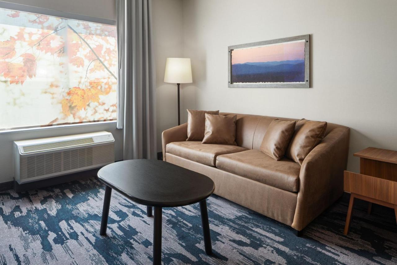 Fairfield By Marriott Inn & Suites Whitsett Greensboro East Экстерьер фото